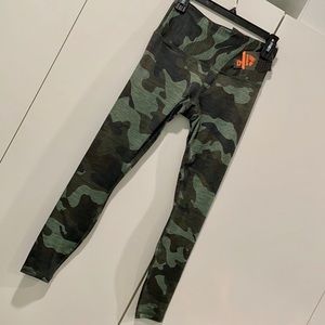 NWT RBX Active Camo Exercise workout Leggings S